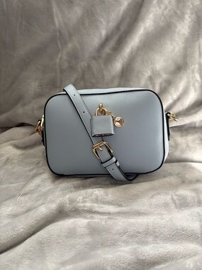 Poppy & Peonies Convertible Crossbody Belt Bag in Light Blue - Gold Hardware